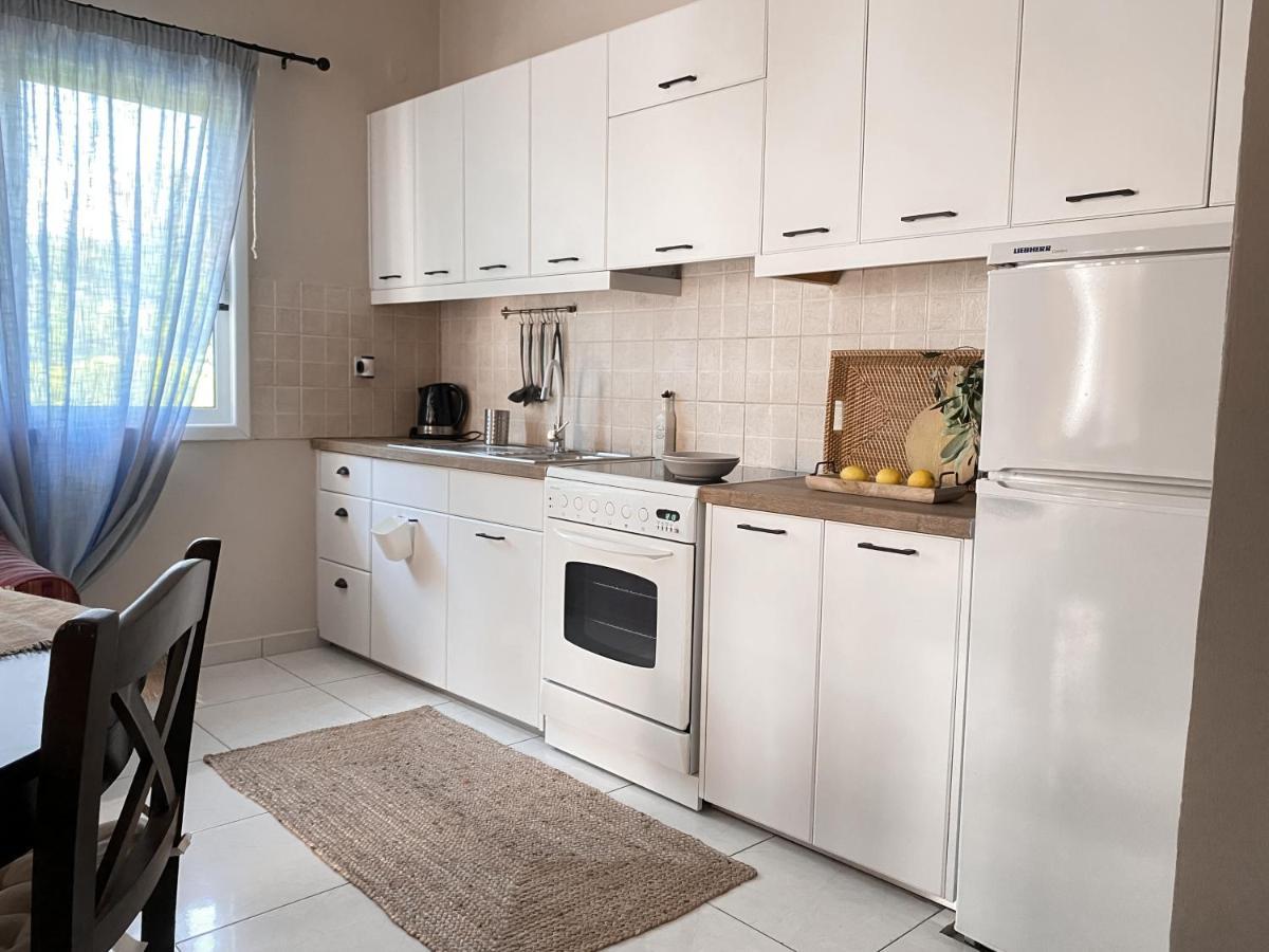 Kaloudis Studios & Apartments Дассия Экстерьер фото
