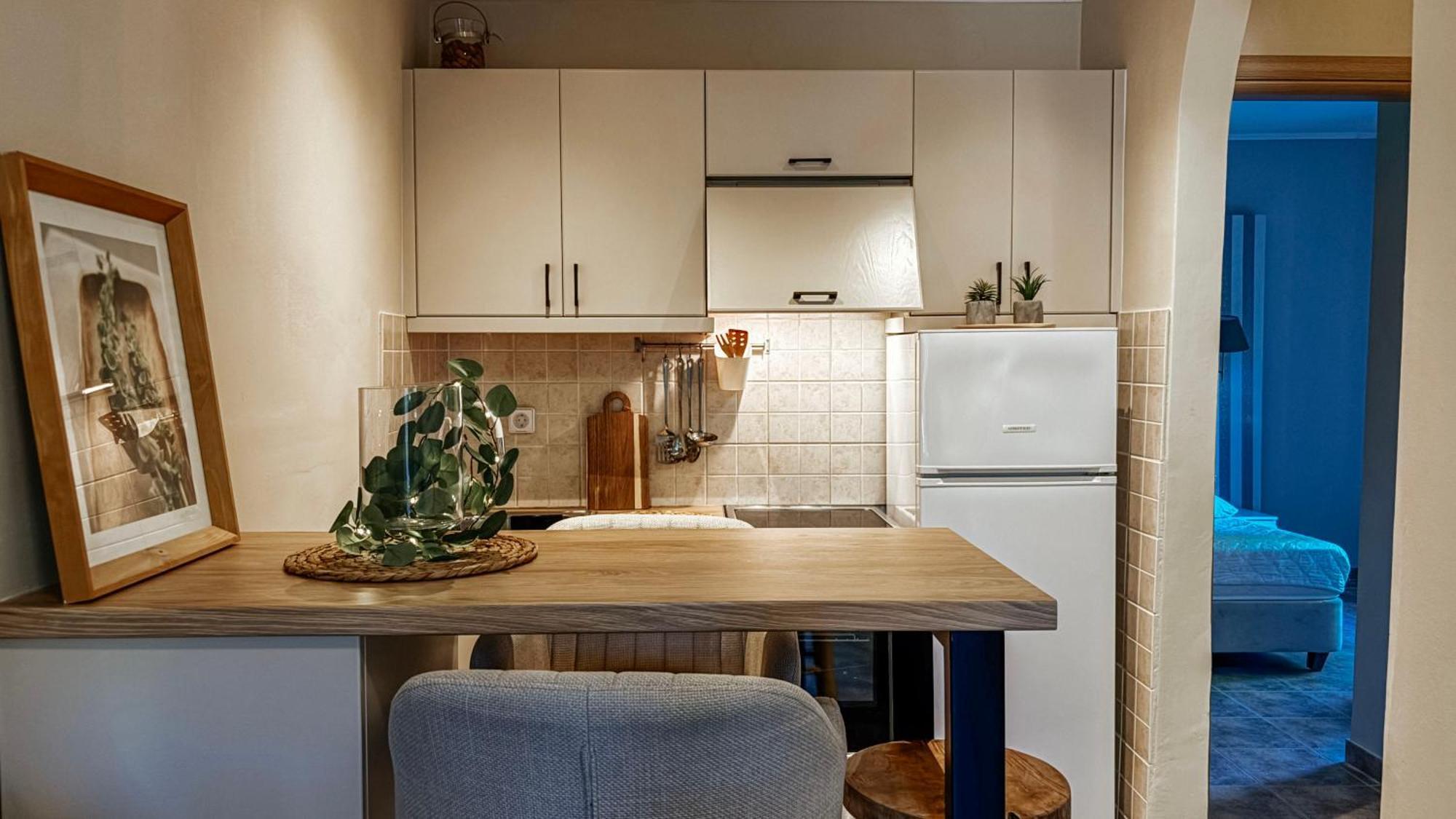 Kaloudis Studios & Apartments Дассия Экстерьер фото