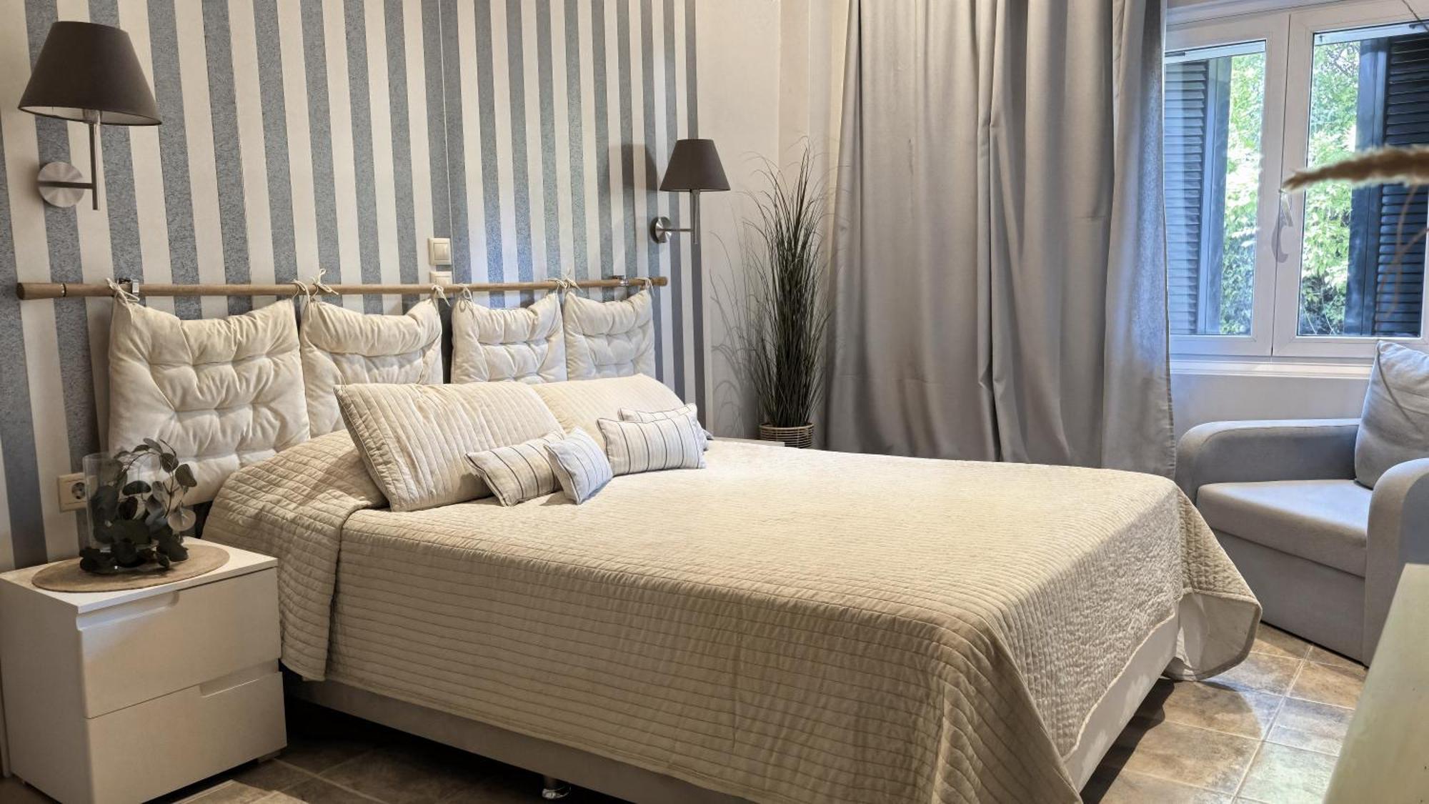 Kaloudis Studios & Apartments Дассия Экстерьер фото